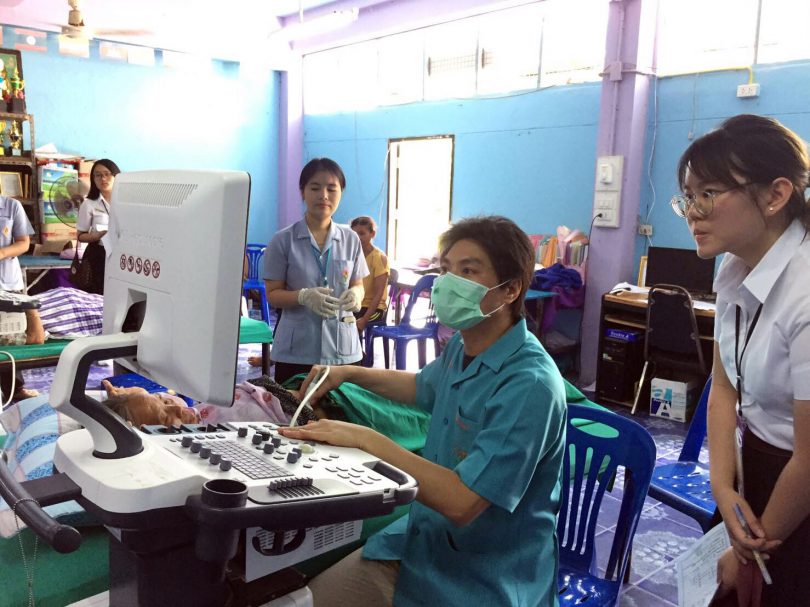 Med lecturers and students join Marginalized Doctor Camp in Bueng Kan